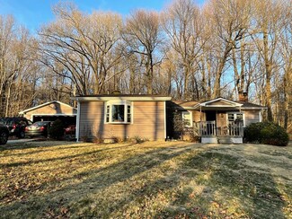 986 Lakeside Green, Maceo, KY 42355
