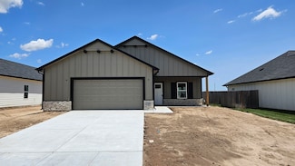 1408 N Sedgwick St, Garden Plain, KS 67050