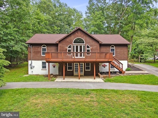 654 Lakeside Dr, Harpers Ferry, WV 25425