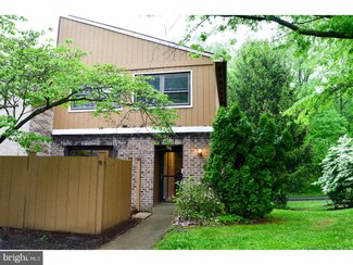 9 Pinehurst Ct, Reading, PA 19607