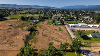 Nhn Kurtz Ln, Hamilton, MT 59840