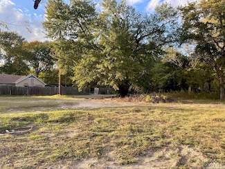 207 Humble Ave, Longview, TX 75602