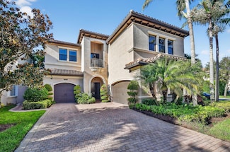 8749 Lewis River Rd, Delray Beach, FL 33446