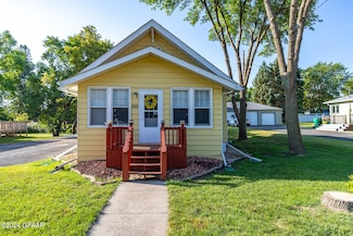207 Thompson Ave, Fisher, MN 56723