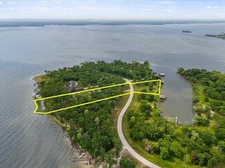 7511 Point Aquarius Rd, Quinlan, TX 75474