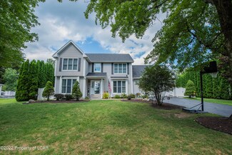18 Maple St, Mountain Top, PA 18707