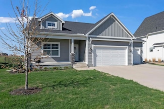 402 NW Reinhart Dr, Ankeny, IA 50023
