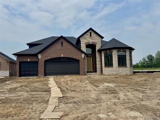 23021 Sawgrass Dr, Macomb, MI 48042