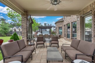 404 Christians Ct, Montgomery, TX 77316