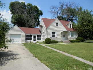 1618 Indiana Dr, Galesburg, IL 61401