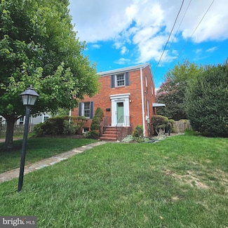 5817 5th St S, Arlington, VA 22204