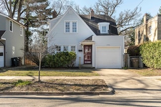 2739 Chamberlain Ave, Madison, WI 53705