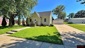 611 W Lincoln St, Springfield, MN 56087