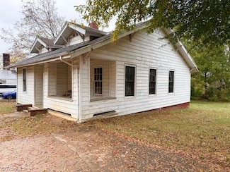 249 Broad St, Lexington, NC 27295