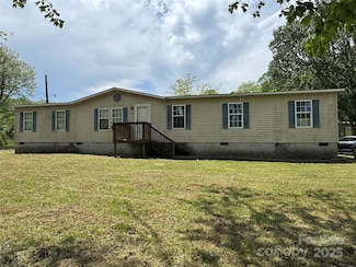 166 Turkey Pen Gap Rd, Horse Shoe, NC 28742