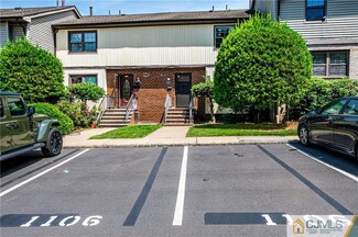 1106 Maple Hill Dr, Woodbridge, NJ 07095