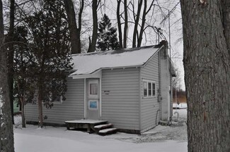 675 E Pearl St, Kewanna, IN 46939