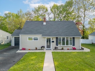 126 Donato Dr, Little Falls, NJ 07424