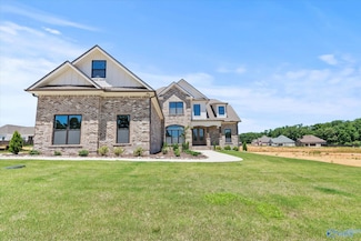 22692 Gunner Cir, Athens, AL 35613