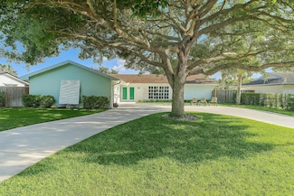 4193 Hyacinth Cir N, Palm Beach Gardens, FL 33410