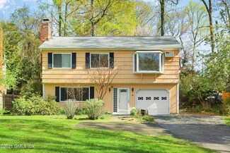 20 Chestnut St, Cos Cob, CT 06807