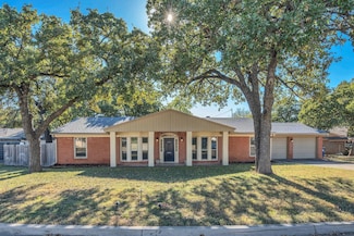 506 John Vernon Ln, Euless, TX 76040