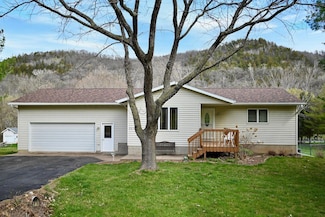 8850 E 9th St, Winona, MN 55987