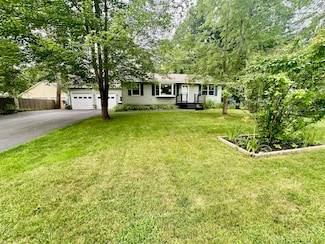 70 Allagash Dr, Oakland, ME 04963