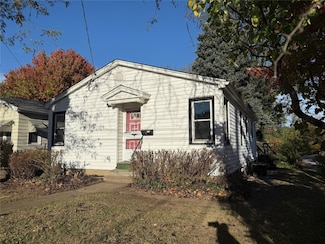 325 Eagle Point Blvd, Erie, PA 16511