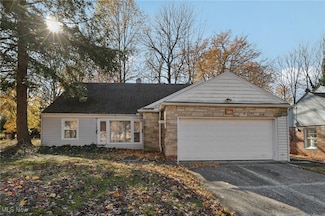 1026 Renfield Rd, Cleveland, OH 44121