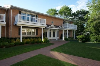 42 Claire Ct Unit 42, West Babylon, NY 11704