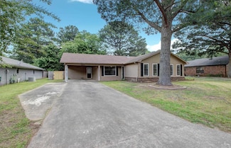 2812 Bruce St, Conway, AR 72034