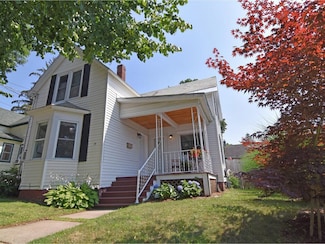 19 Spruce St, Burlington, VT 05401