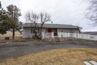 727 NE Loucks Rd, Madras, OR 97741