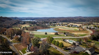 585 Black Cove Ln, Loudon, TN 37774