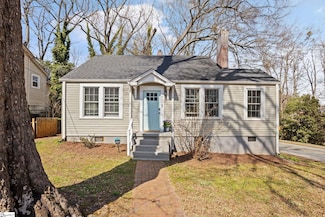 407 E Hillcrest Dr, Greenville, SC 29609