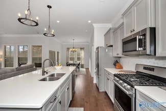 3018 Peevey Creek Ln, Owens Cross Roads, AL 35763