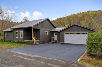 3263 Blackberry Ln, Cookeville, TN 38506