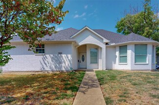 2703 E Ann Arbor Ave, Dallas, TX 75216