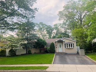 1241 Lednam Ct, Merrick, NY 11566