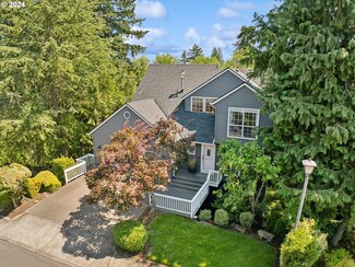 10556 SW Tualatin Dr, Portland, OR 97224