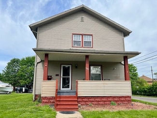 582 Spruce Ave, Sharon, PA 16146