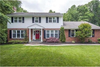 8 Weldin Park Dr, Wilmington, DE 19803