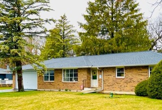 327 Dunkery Dr, Sycamore, IL 60178