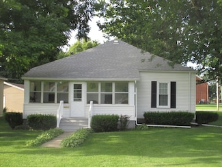 305 E South Central Ave, Tuscola, IL 61953