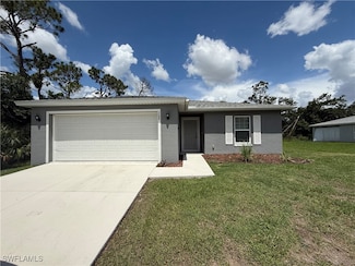 208 Ravenswood Blvd, Port Charlotte, FL 33954