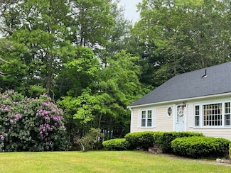 95 Anchor Ln, Cotuit, MA 02635