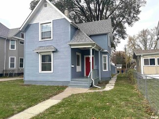 540 W 16th St, Davenport, IA 52803