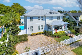 235 10th Ave NE, St. Petersburg, FL 33701