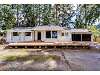 261 S 68th Place, Springfield, OR 97478